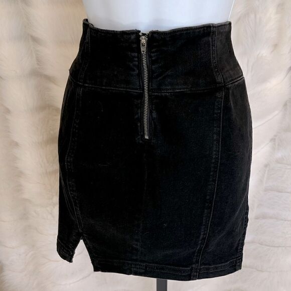 SO High Waisted Mini Skirt (26) - Picture 1 of 8